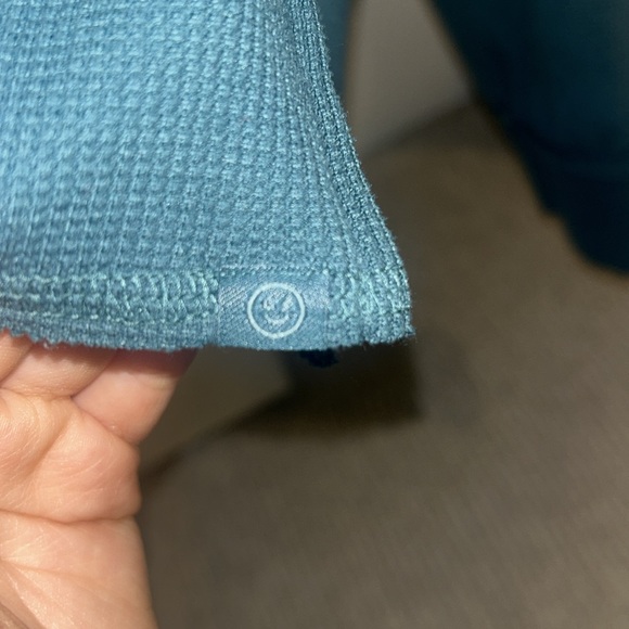 Gilly Hicks Waffle V-Neck Top Green - Picture 3 of 3